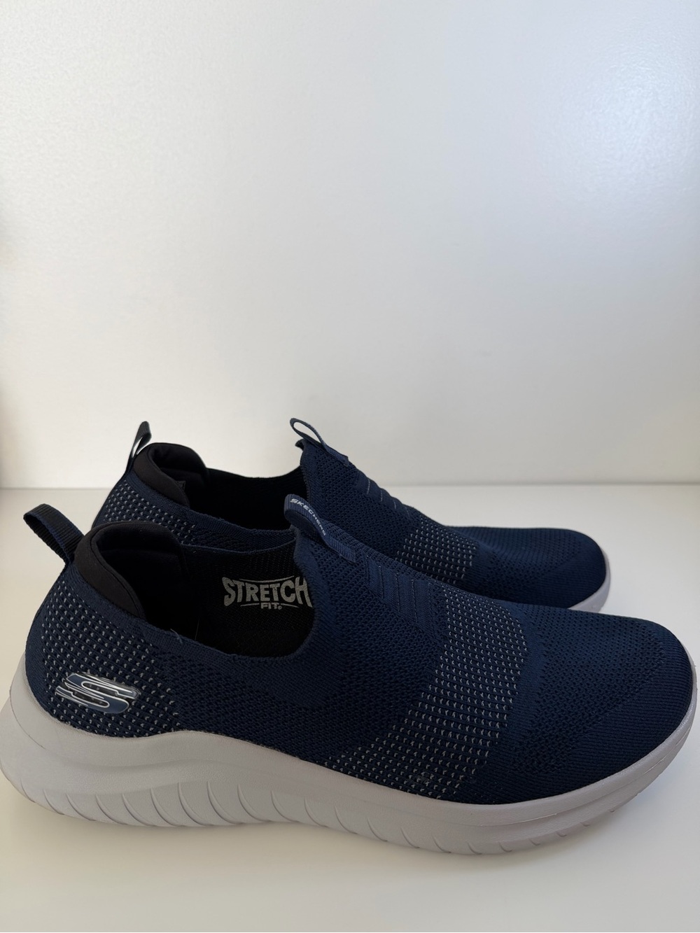 Skechers Slip-On Athletic Sneakers in Navy Blue and Gray Size 12